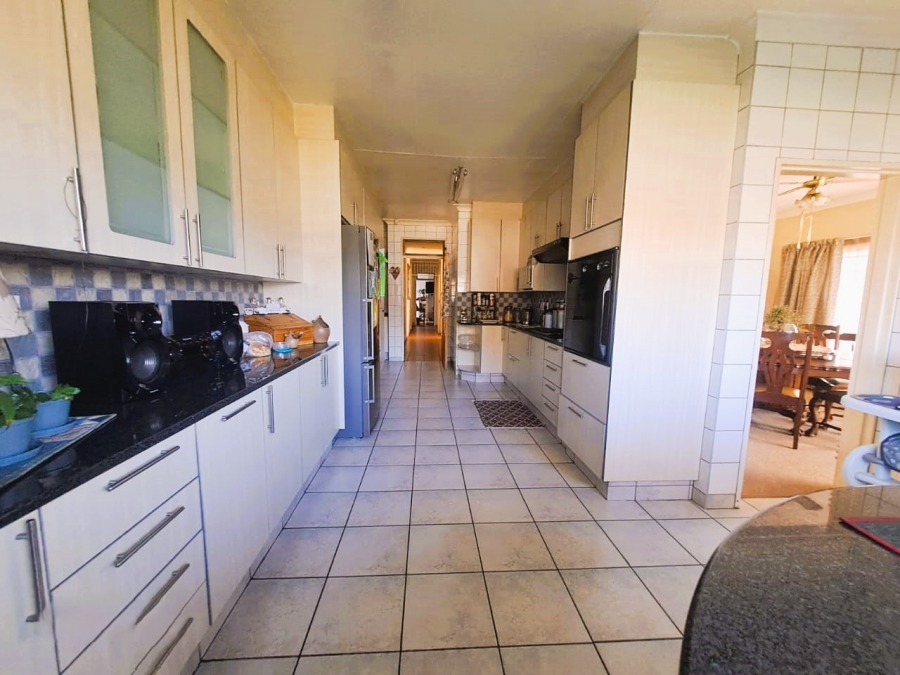 To Let 4 Bedroom Property for Rent in Fichardt Park Free State